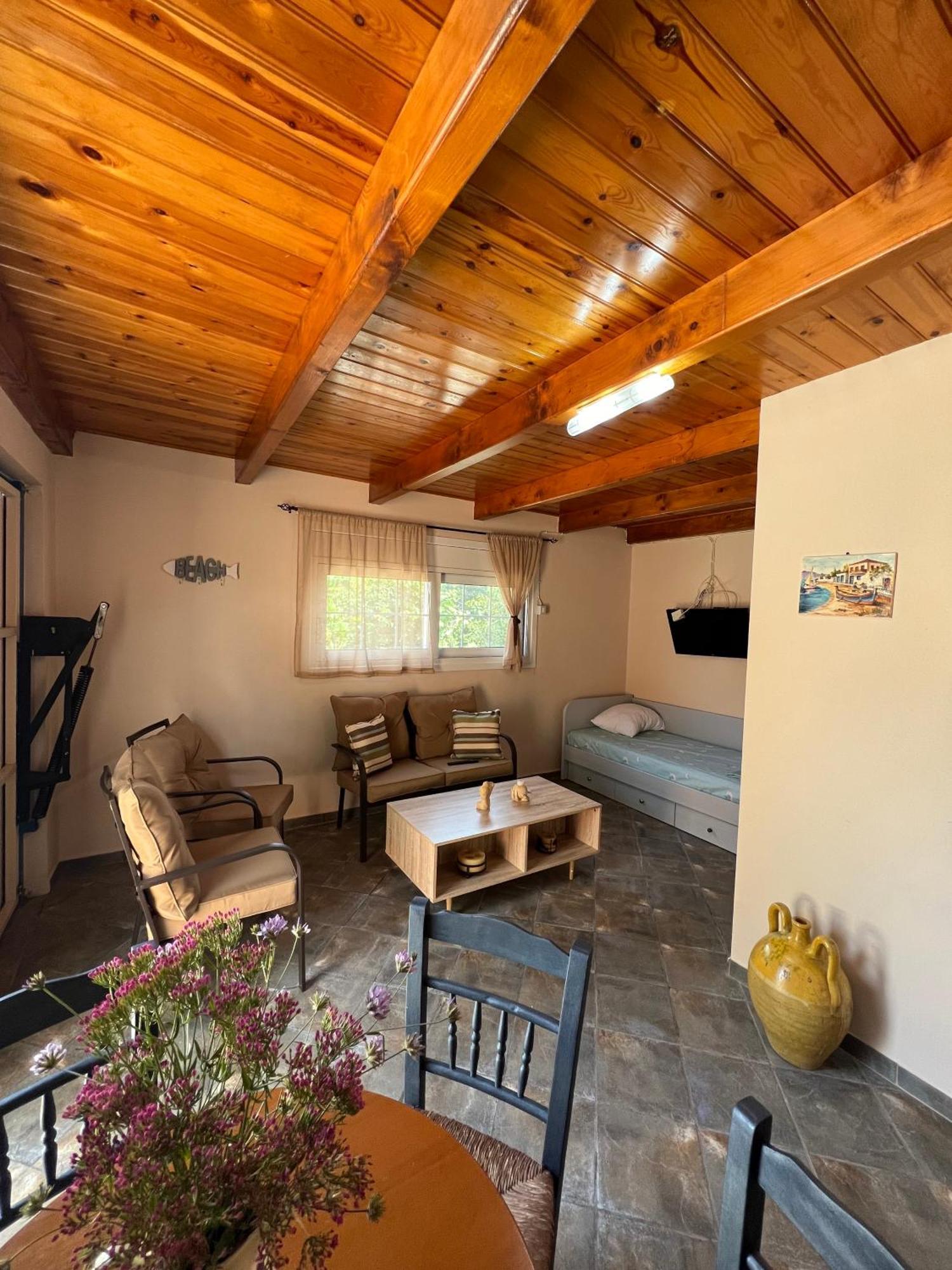 Nisaki Mathraki B&B Quarto foto